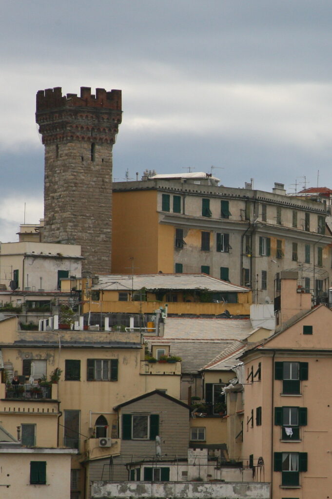 The art of living in the caruggi: tips for the curious traveler