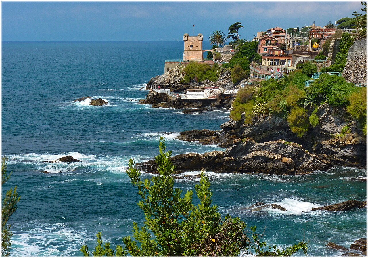 The Passeggiata Anita Garibaldi in Nervi with sea view