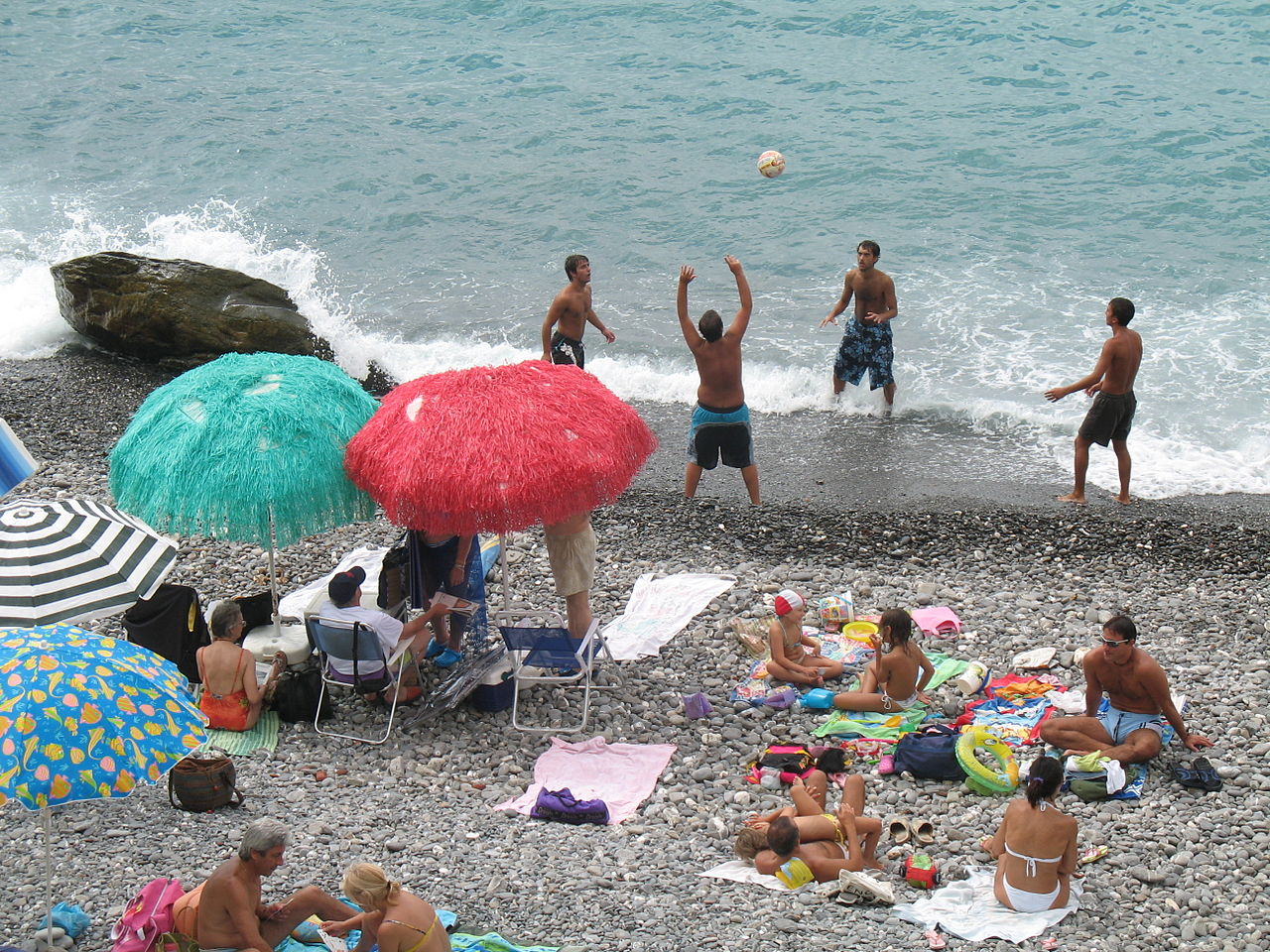 Vie autentiche dei quartieri di Quinto e Quarto lontane dal turismo