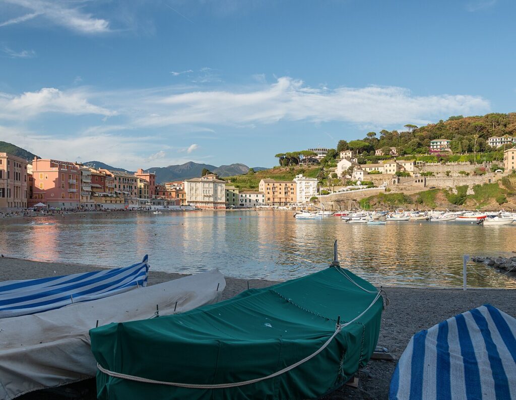 Sestri Levante: between Andersen and two enchanted bays