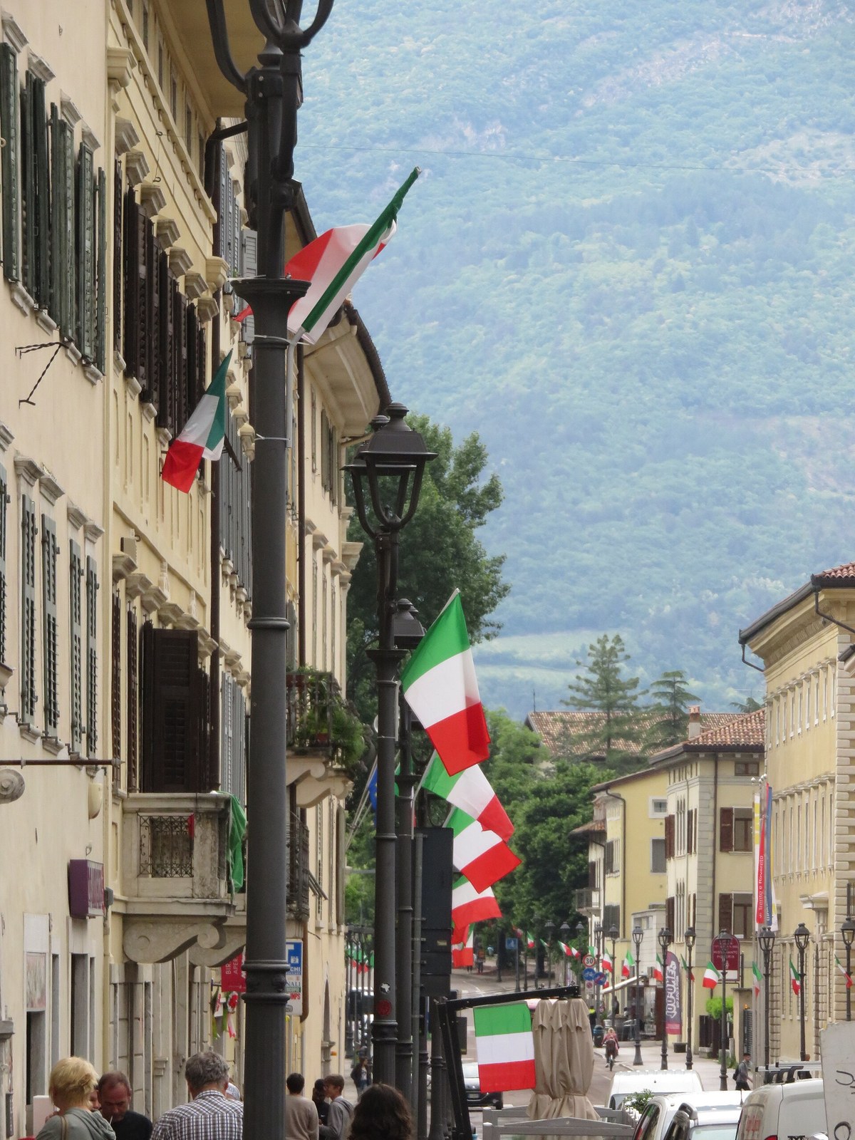 Migliaia di Alpini riempiono le strade di Rovereto per l'Adunata Nazionale 2018