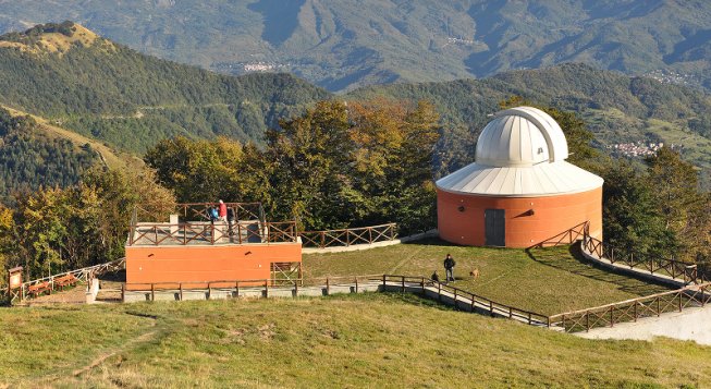 The Spring Sky from Antola Observatory