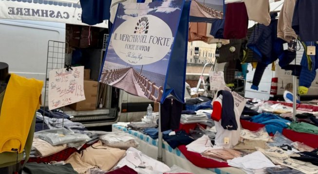 Mercatino da Forte dei Marmi a Moneglia
