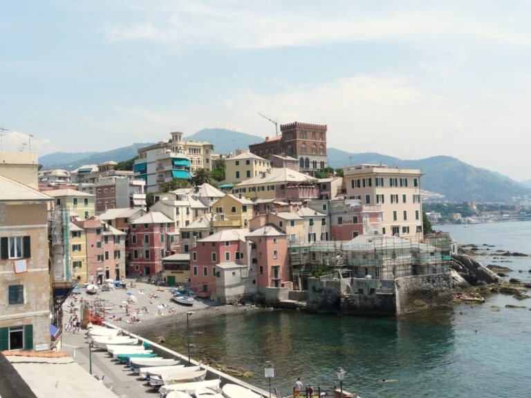 Veduta panoramica del borgo marinaro di Boccadasse