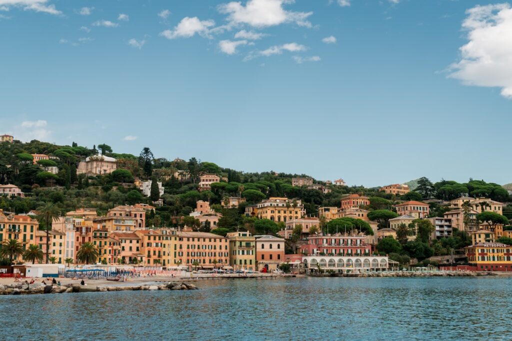 Il pittoresco lungomare e il porto turistico di Santa Margherita Ligure
