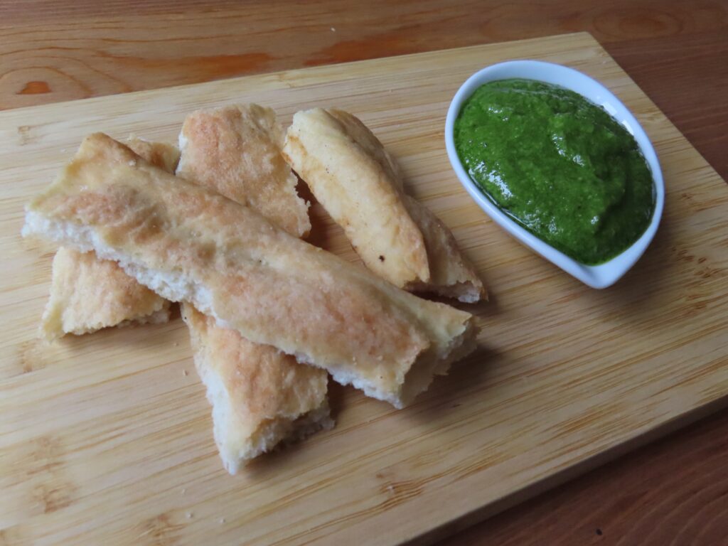 Pesto genovese al mortaio con focaccia ligure